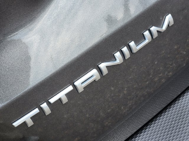 Certified 2020 Ford Escape Titanium AWD/4WD image 18