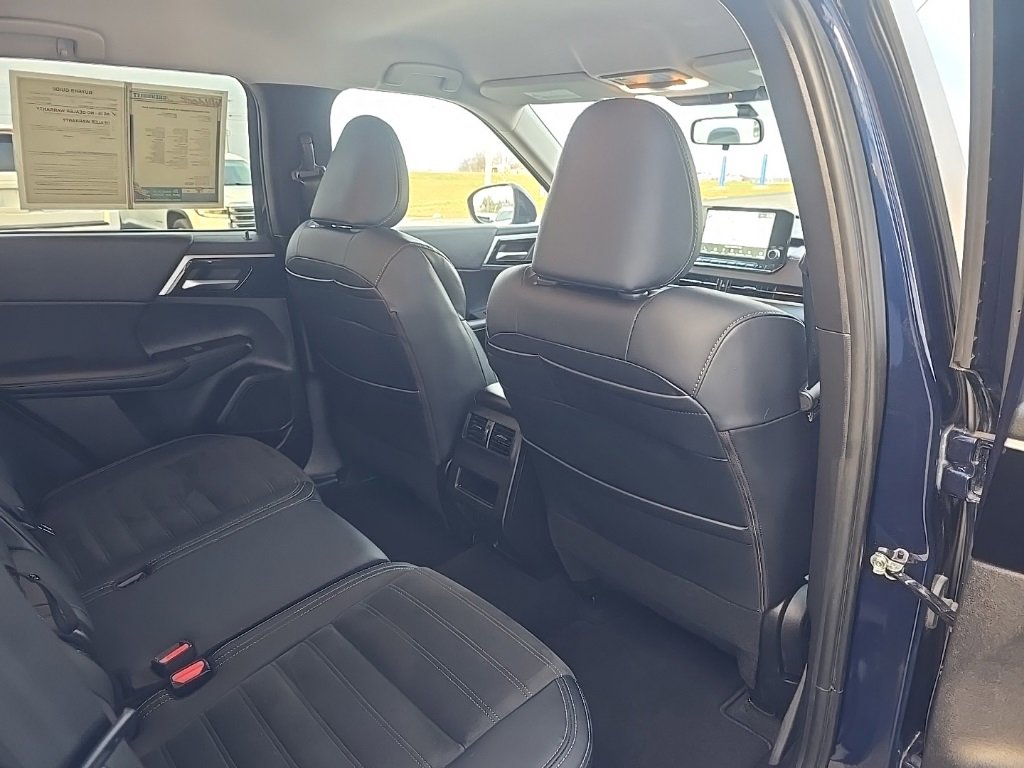 Used 2024 Mitsubishi Outlander SE Black Edition image 24