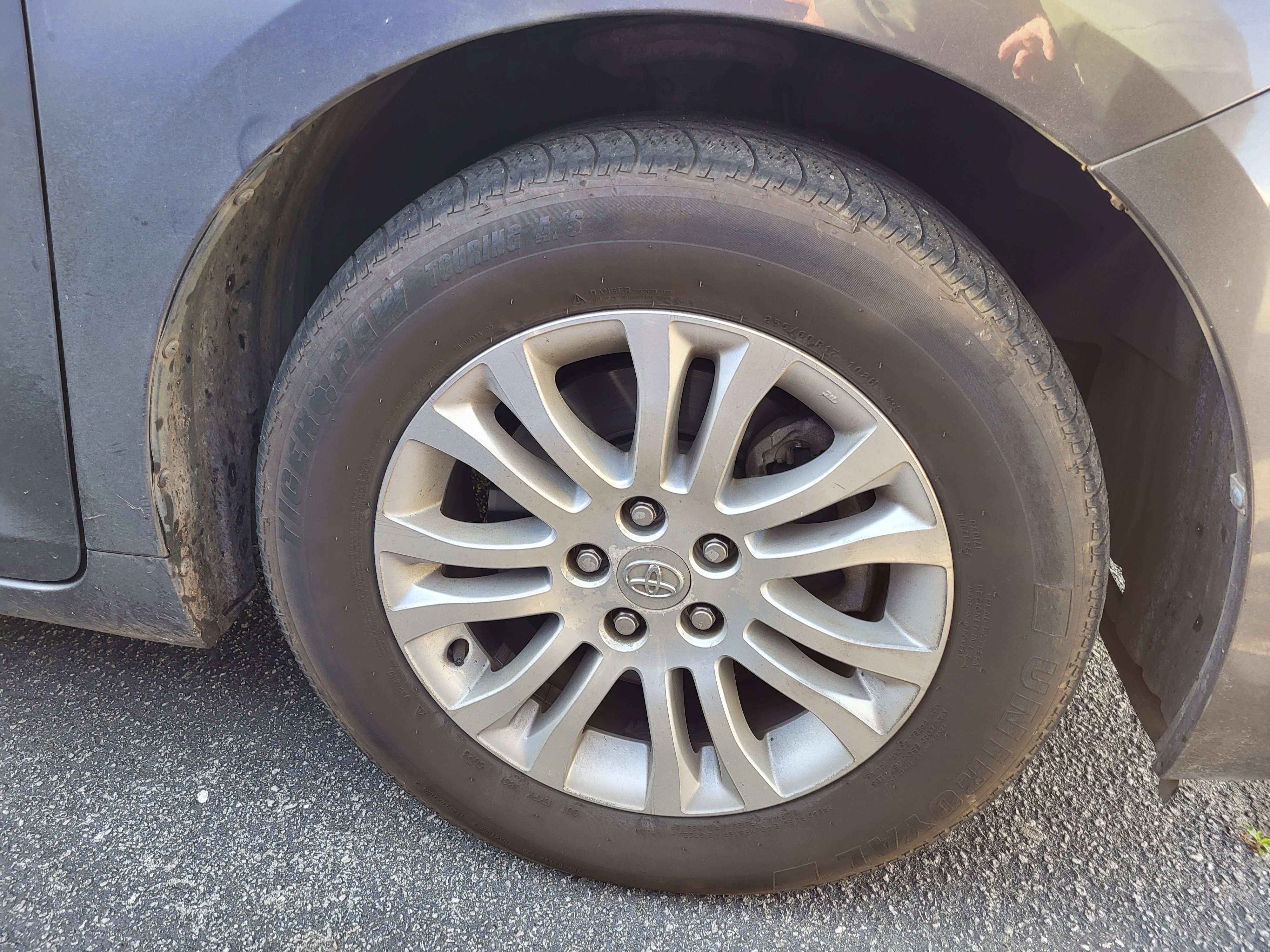 Used 2012 Toyota Sienna XLE image 7