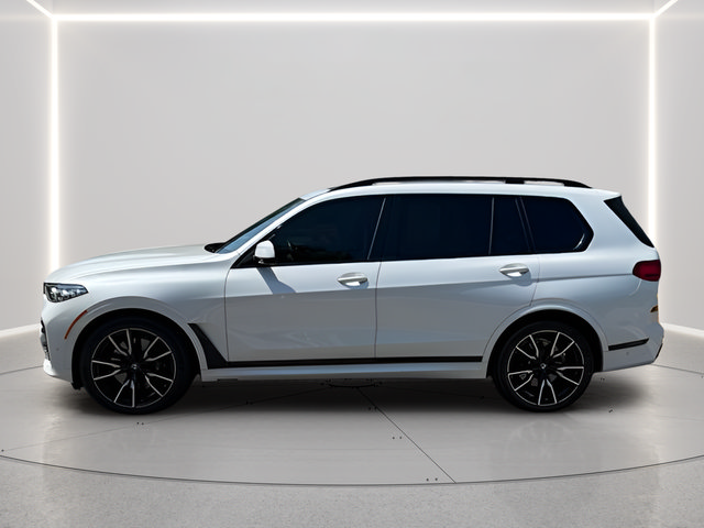 Used 2022 BMW X7 xDrive40i w/ M Sport Package AWD/4WD image 2