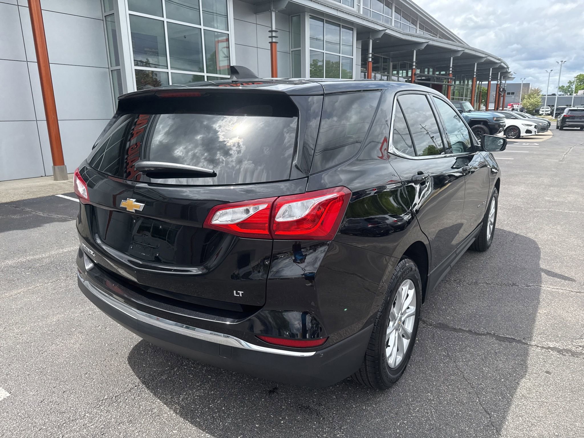 Used 2019 Chevrolet Equinox LT image 3