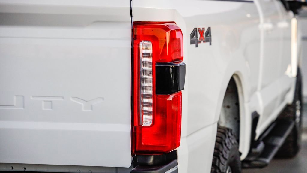 Used 2024 Ford F250 Lariat image 9