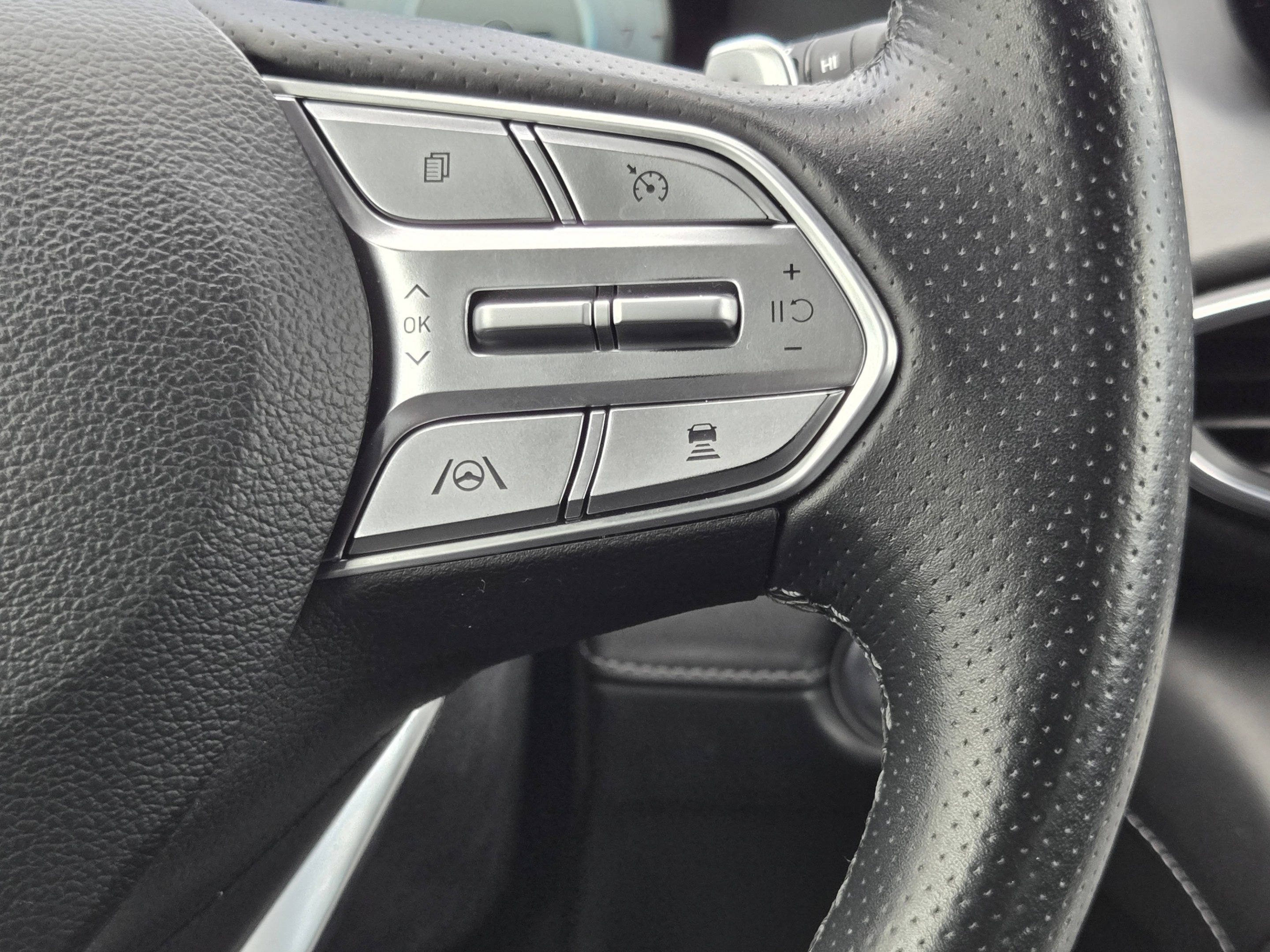 Used 2023 Hyundai Santa Fe Calligraphy FWD image 25