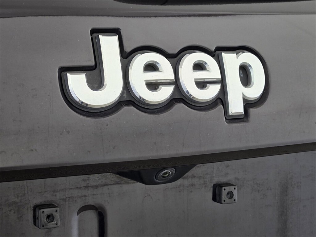 Used 2021 Jeep Grand Cherokee Limited image 12