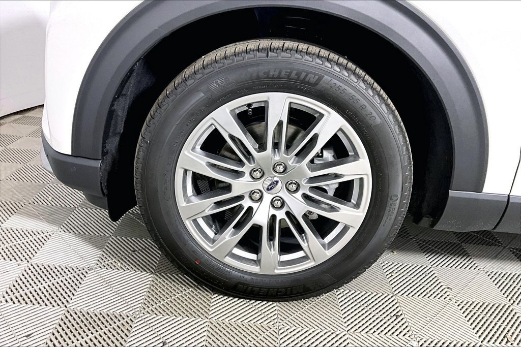 New 2026 Ford Explorer Platinum RWD image 11