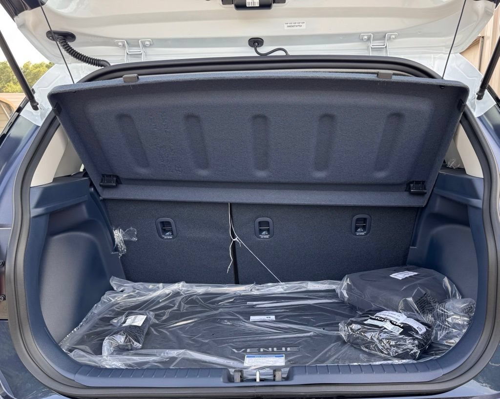 New 2026 Hyundai Venue SEL FWD image 13