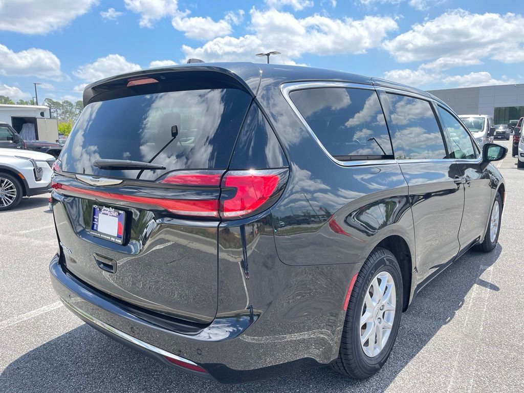 Certified 2023 Chrysler Pacifica Touring-L FWD image 21