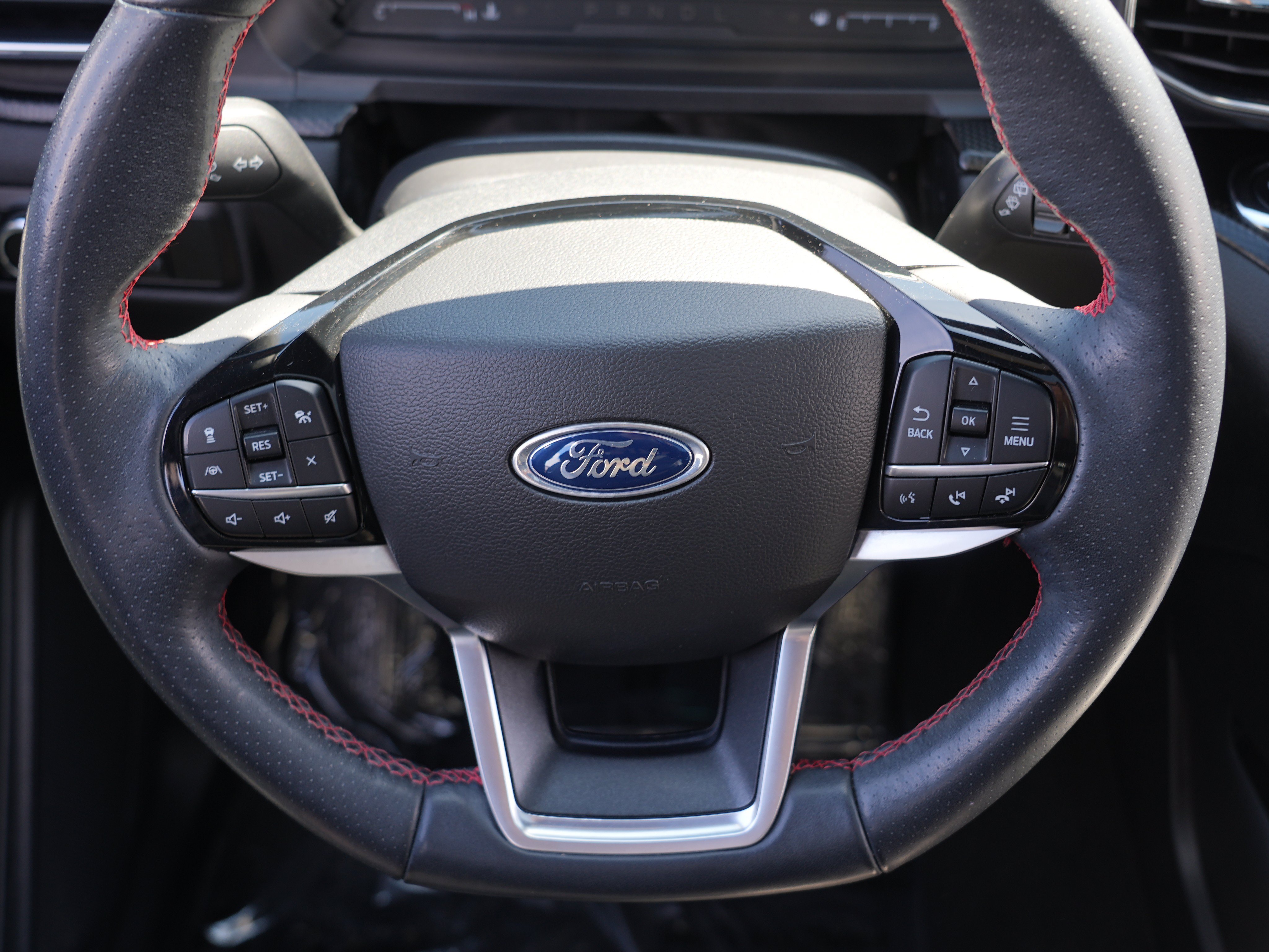 Used 2024 Ford Explorer ST-Line w/ Class IV Trailer Tow Package AWD/4WD image 27