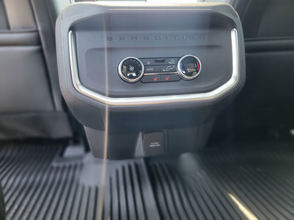 New 2026 Ford Expedition Platinum w/ Stealth Performance Package AWD/4WD image 34