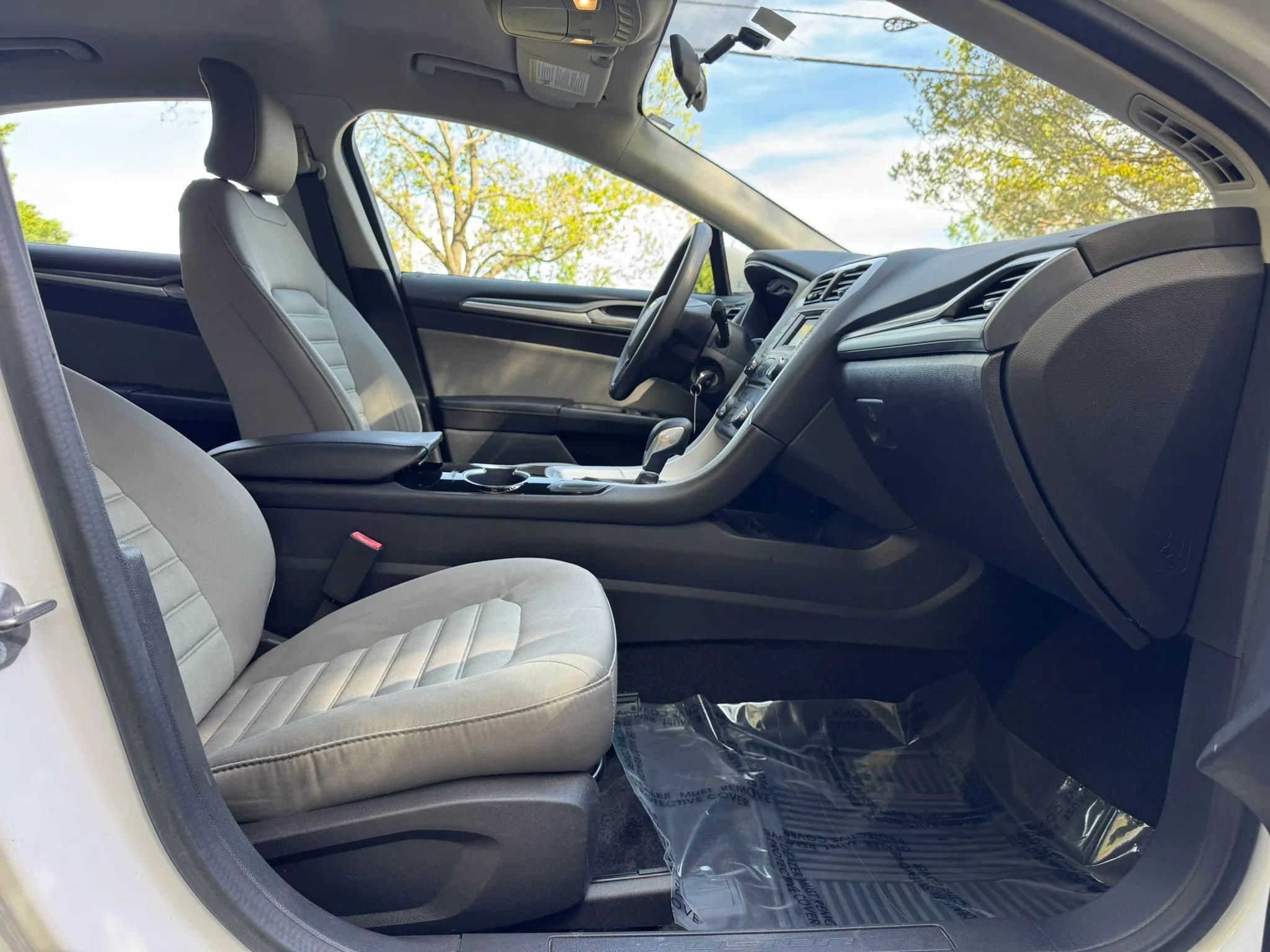 Used 2015 Ford Fusion S image 15