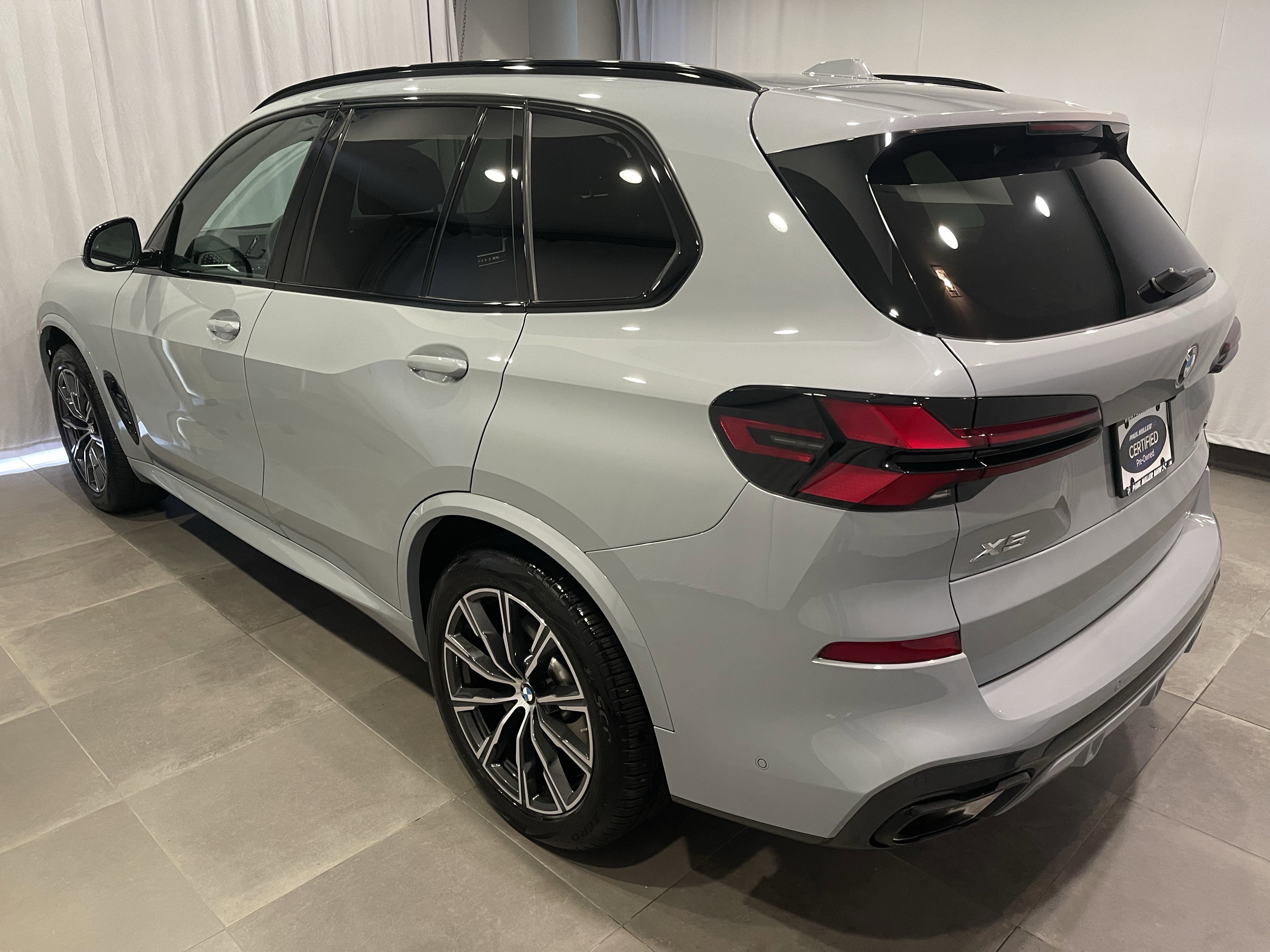Used 2025 BMW X5 xDrive40i w/ M Sport Package AWD/4WD image 4