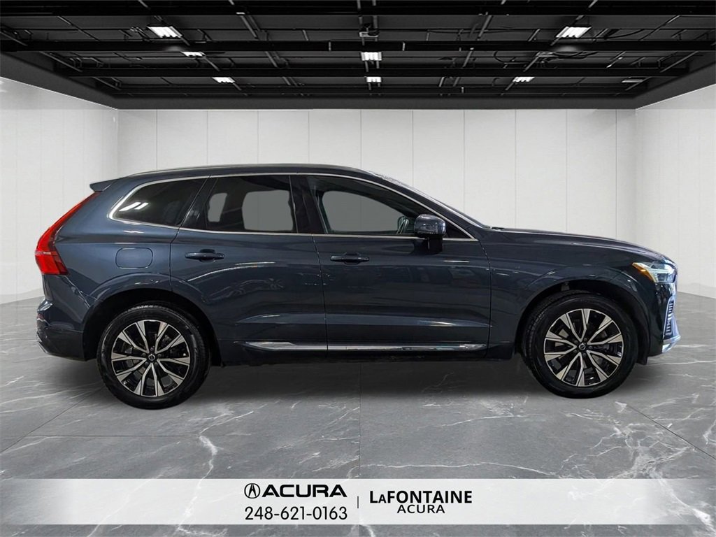 Used 2023 Volvo XC60 B5 Plus image 6