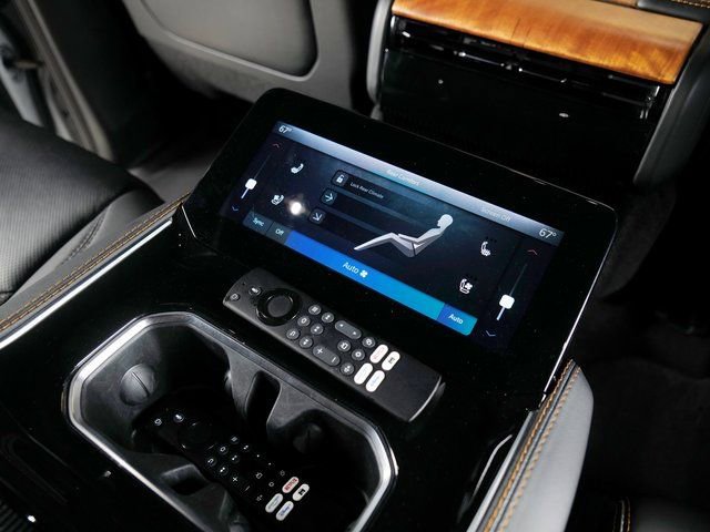 Used 2022 Jeep Grand Wagoneer Series III w/ Rear Seat Video Group 1 AWD/4WD image 23