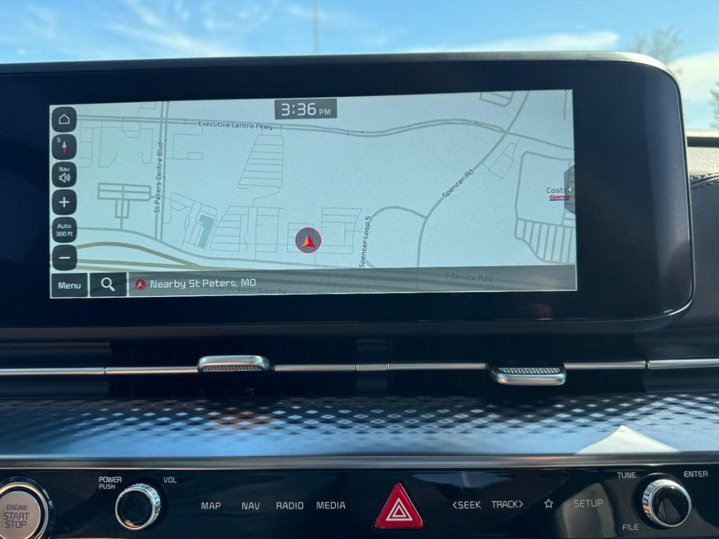 Used 2024 Kia Carnival SX Prestige image 24