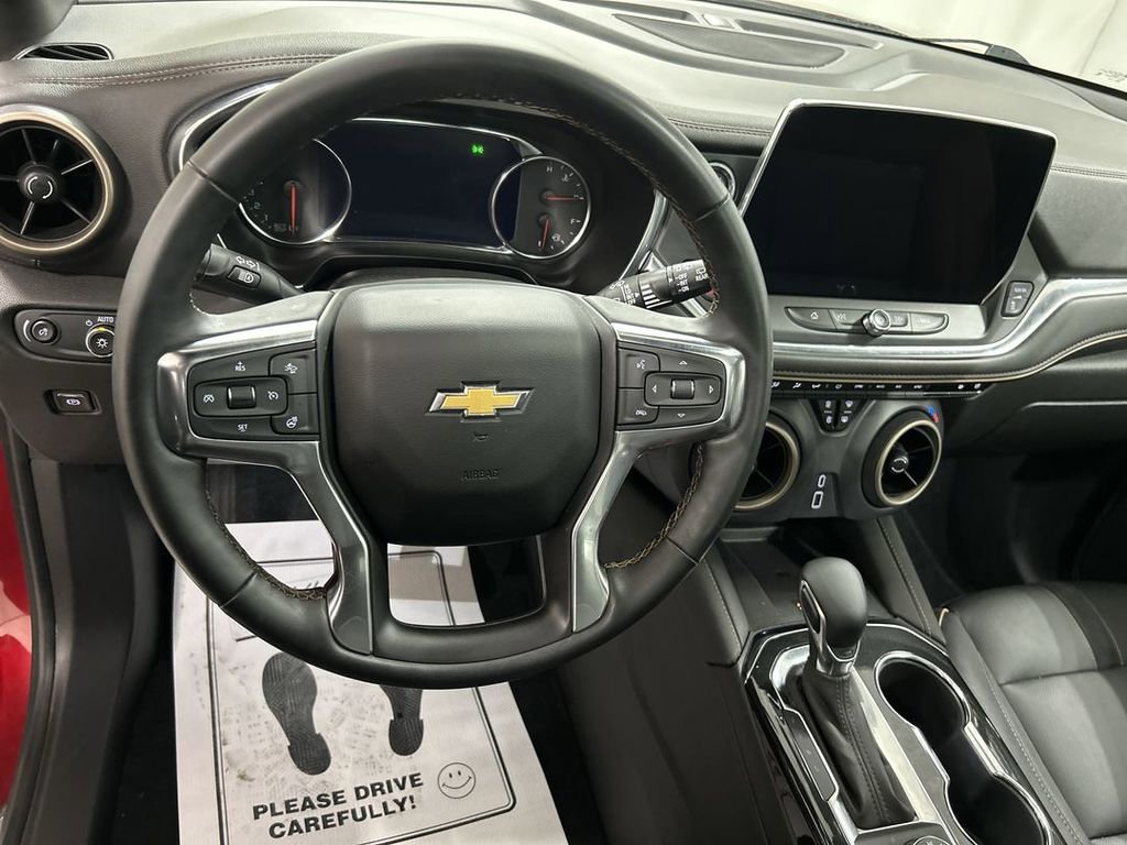 Certified 2025 Chevrolet Blazer Premier w/ Driver Confidence II Package image 4