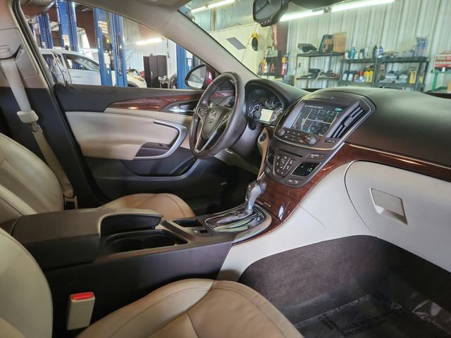 Used 2016 Buick Regal Premium w/ Driver Confidence Package #2 FWD image 22