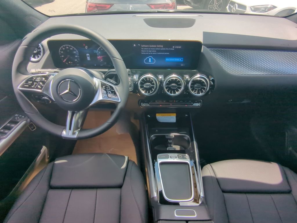 New 2025 Mercedes-Benz GLA 250 image 2