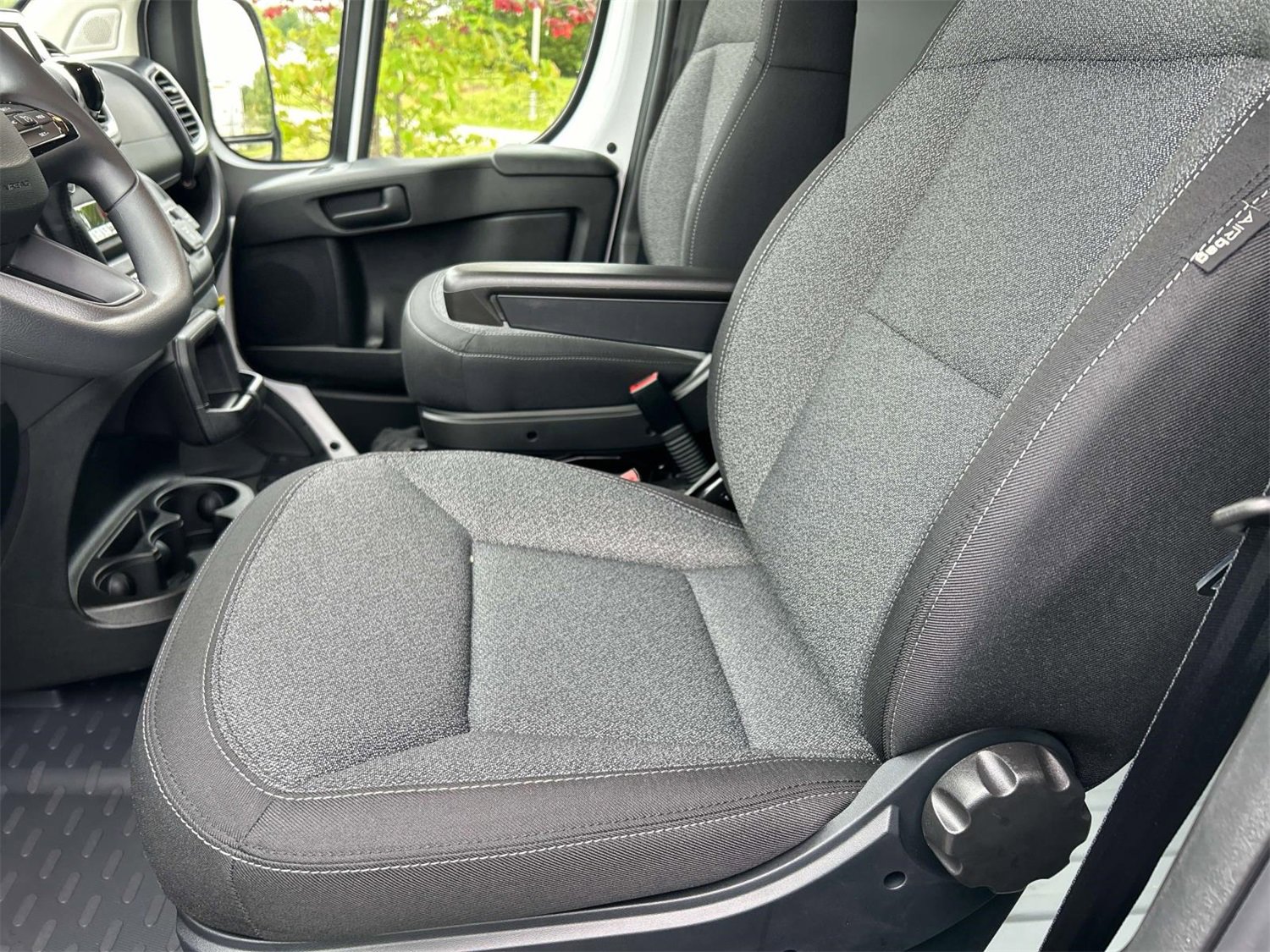 New 2025 RAM ProMaster 2500 w/ Quick Order Package 22G SLT image 25