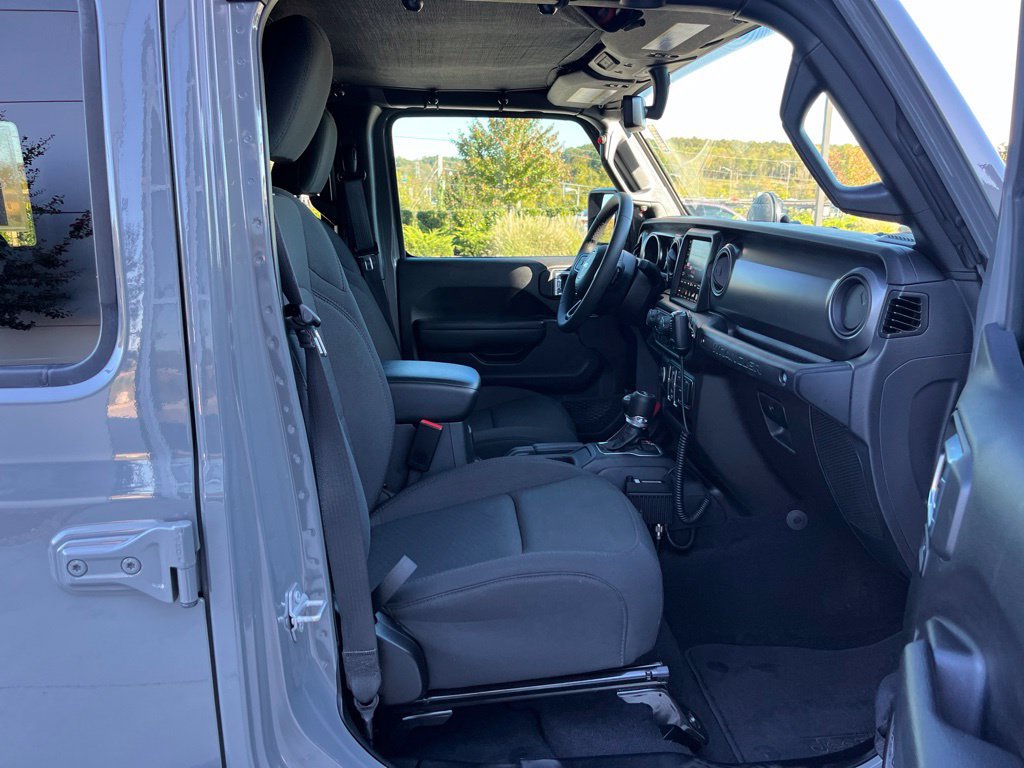 Used 2023 Jeep Wrangler Unlimited Sport AWD/4WD image 28