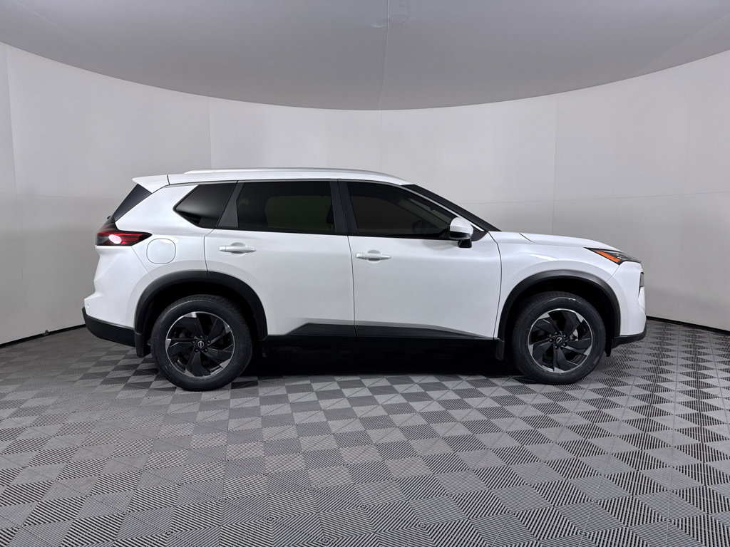 Used 2024 Nissan Rogue SV w/ SV Premium Package image 13