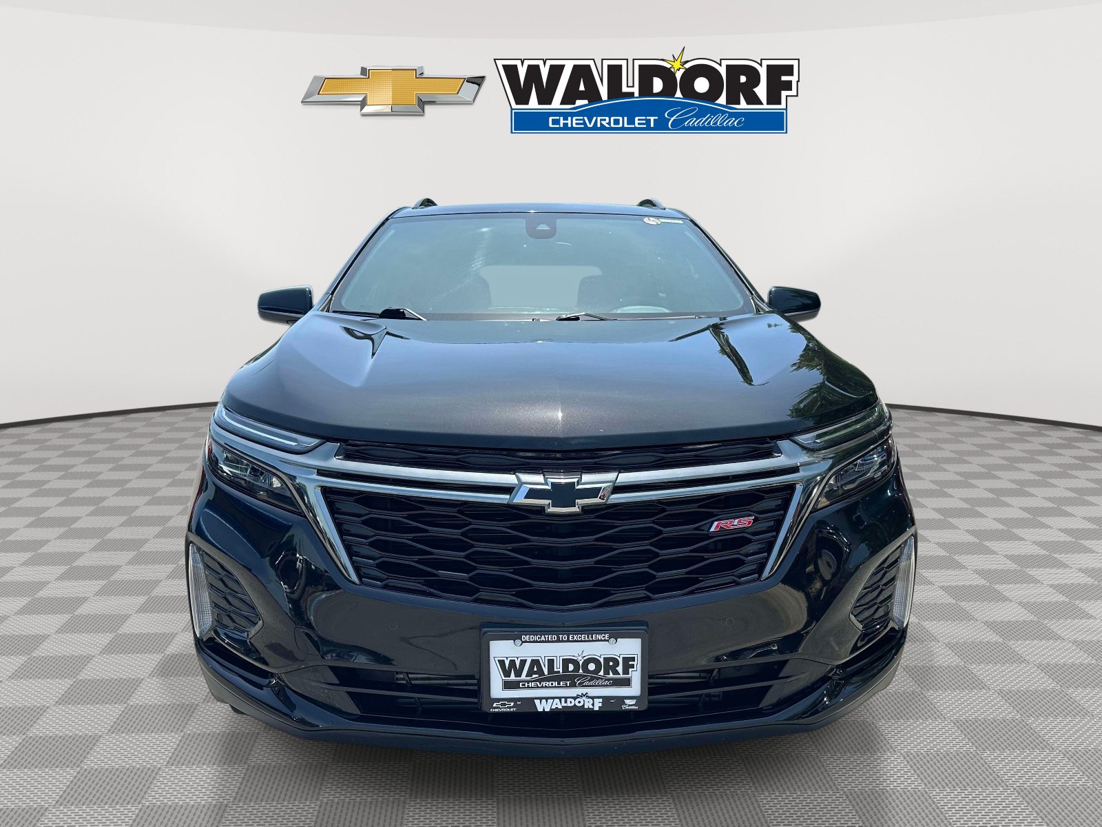 Used 2023 Chevrolet Equinox RS w/ LPO, Floor Liner Package FWD image 2