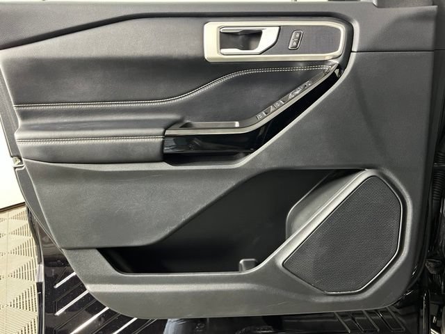 Used 2022 Ford Explorer ST w/ ST Street Pack AWD/4WD image 19