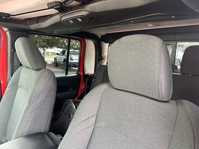 Used 2025 Jeep Gladiator Sport AWD/4WD image 21
