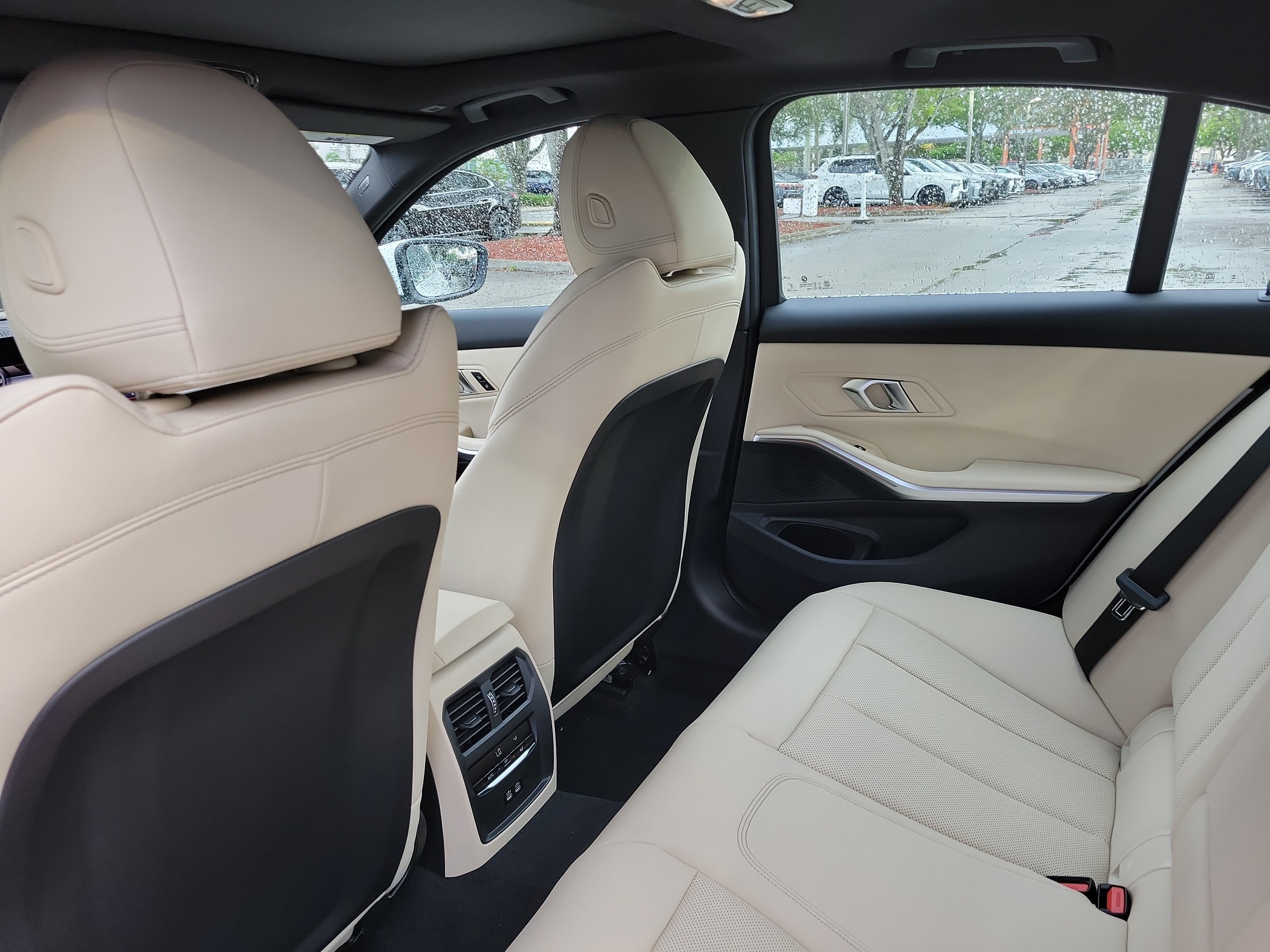 New 2026 BMW 330i Sedan w/ Convenience Package RWD image 9