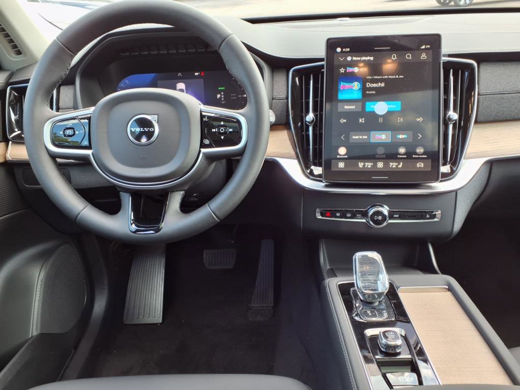New 2026 Volvo XC90 T8 Plus image 9