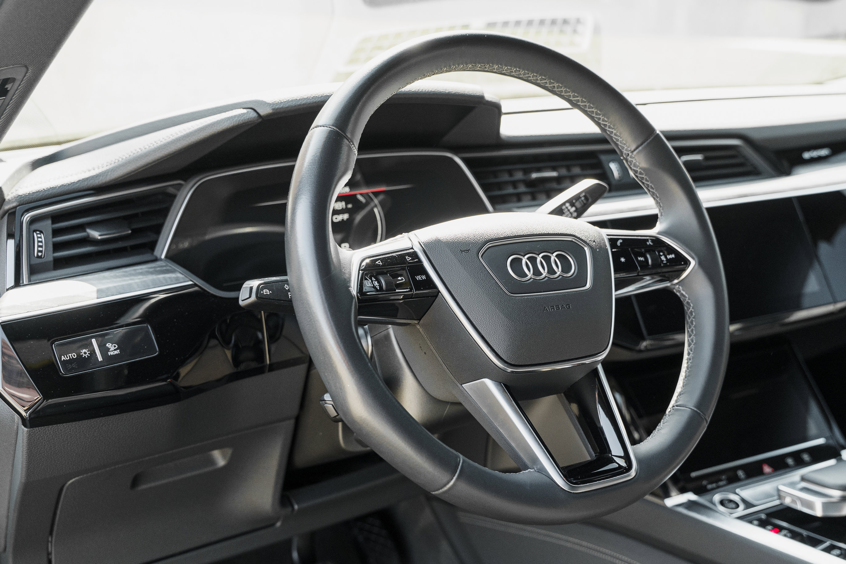 Certified 2024 Audi Q8 e-tron Premium Plus w/ Premium Plus Package image 10