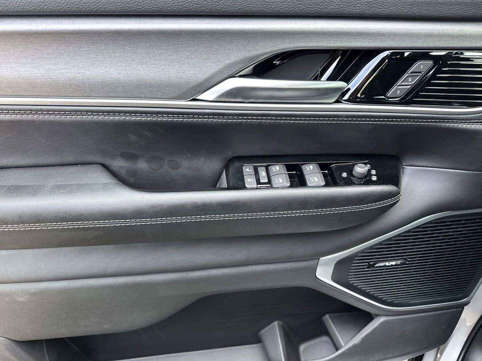 New 2026 Jeep Grand Wagoneer Limited AWD/4WD image 11