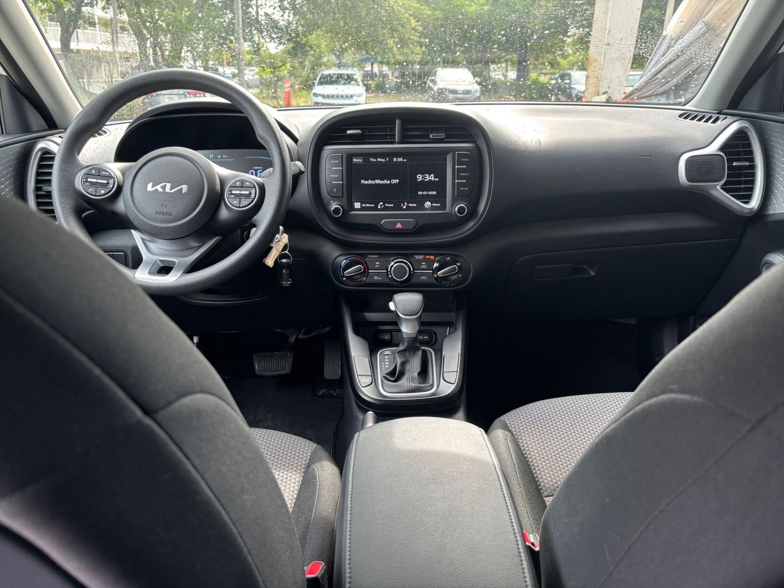 Used 2025 Kia Soul LX w/ LX Technology Package FWD image 39