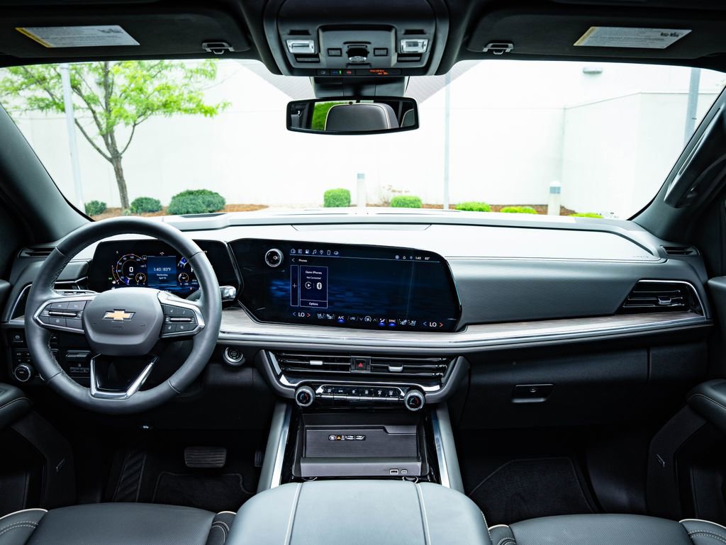 Used 2025 Chevrolet Tahoe Premier image 4