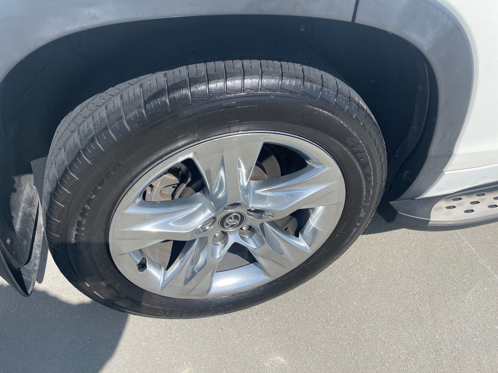 Used 2019 Toyota Highlander Limited FWD image 12