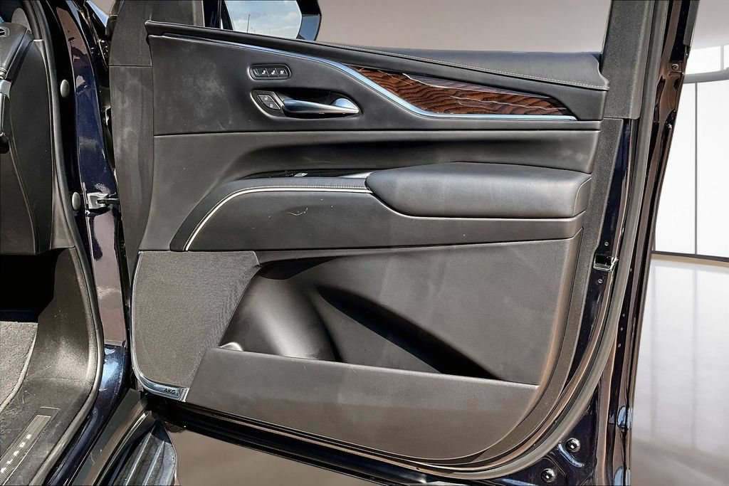 Used 2023 Cadillac Escalade Premium Luxury Platinum AWD/4WD image 19