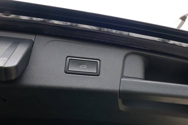 Used 2018 Volkswagen Atlas SEL w/ R-Line Package image 42