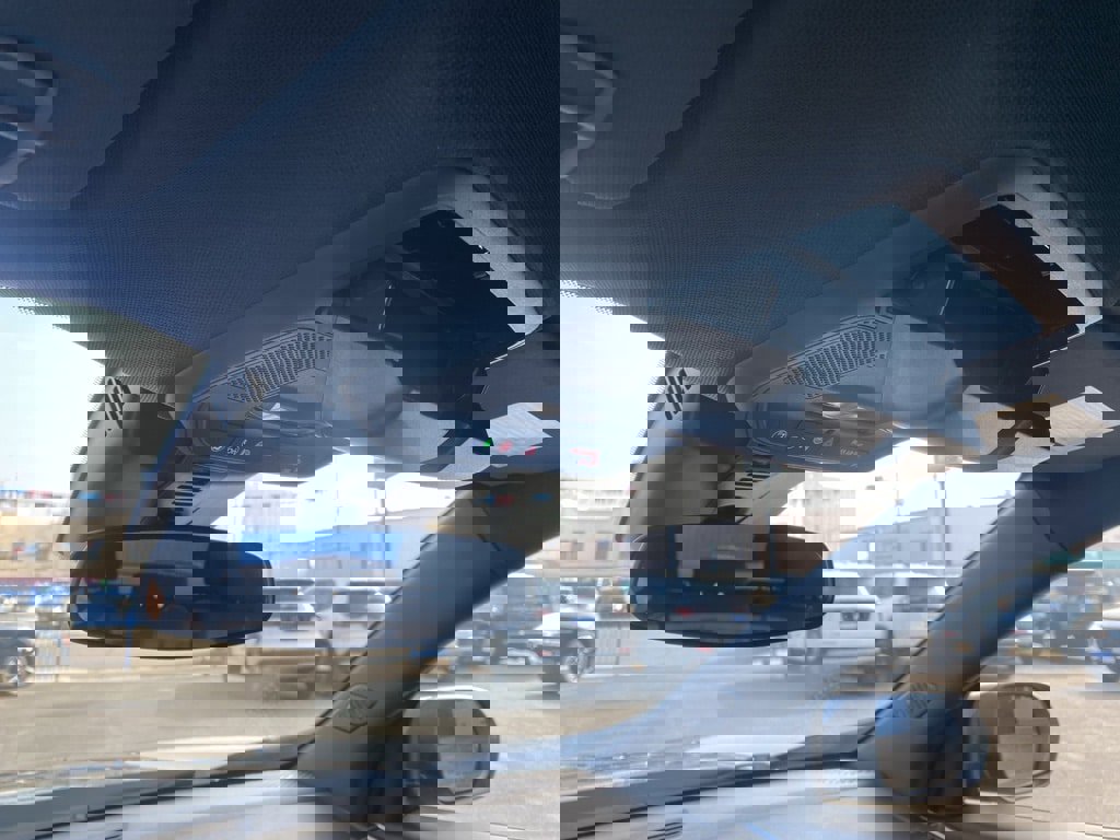 Used 2025 GMC Acadia Elevation image 38