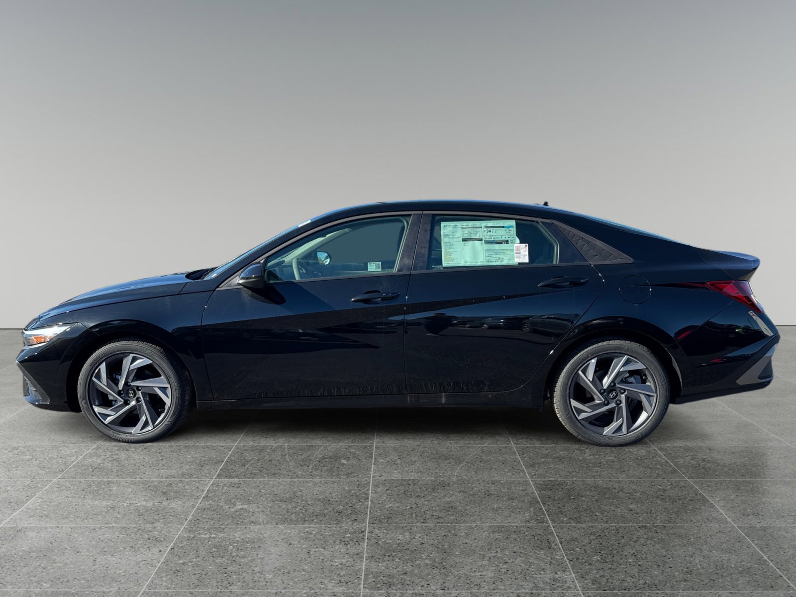 New 2025 Hyundai Elantra Sport image 2