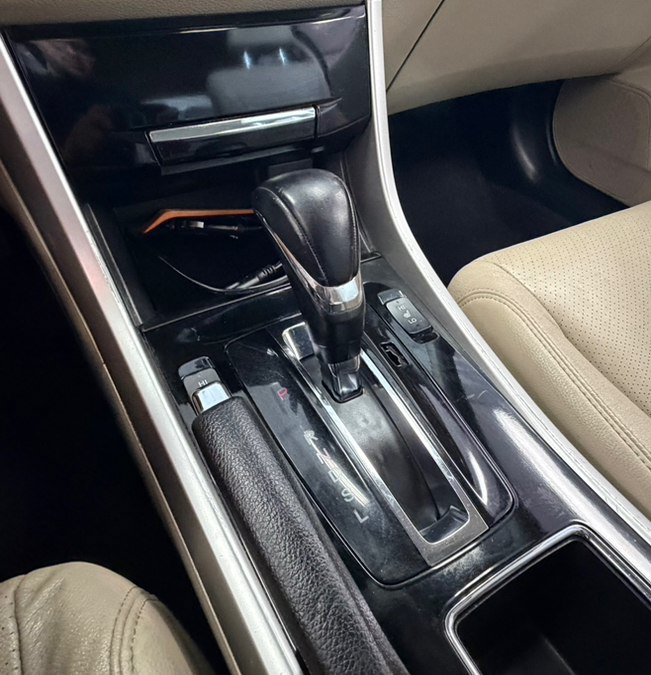 Used 2017 Honda Accord EX-L image 40