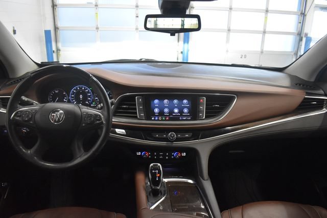 Used 2020 Buick Enclave Avenir w/ Avenir Technology Package AWD/4WD image 5