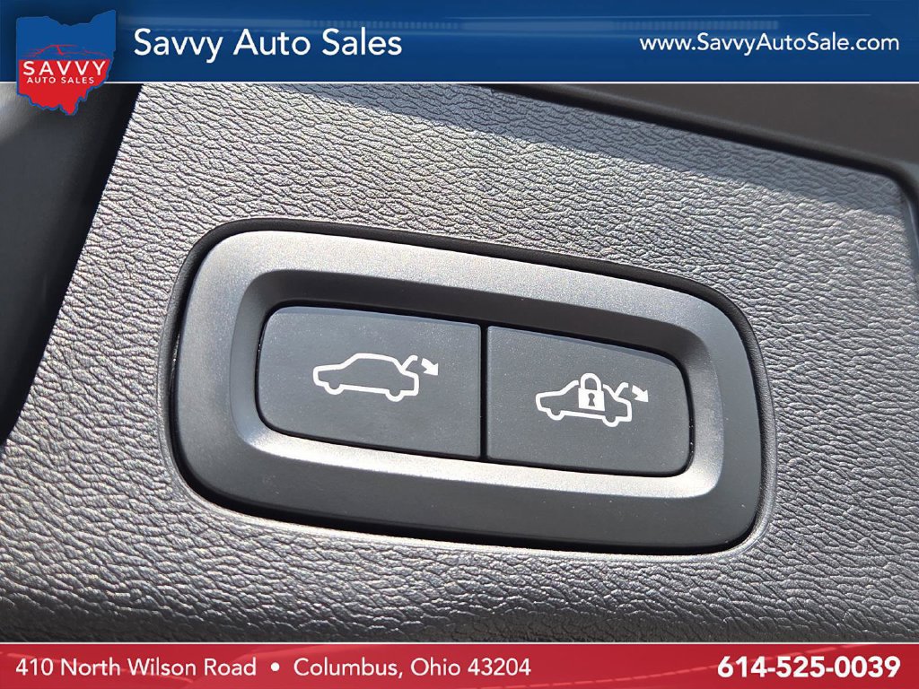 Used 2023 Volvo XC60 B5 Plus AWD/4WD image 18