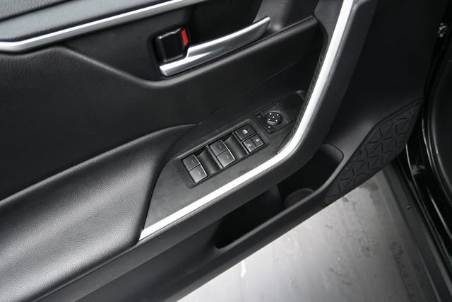 Certified 2025 Toyota RAV4 XLE AWD/4WD image 17