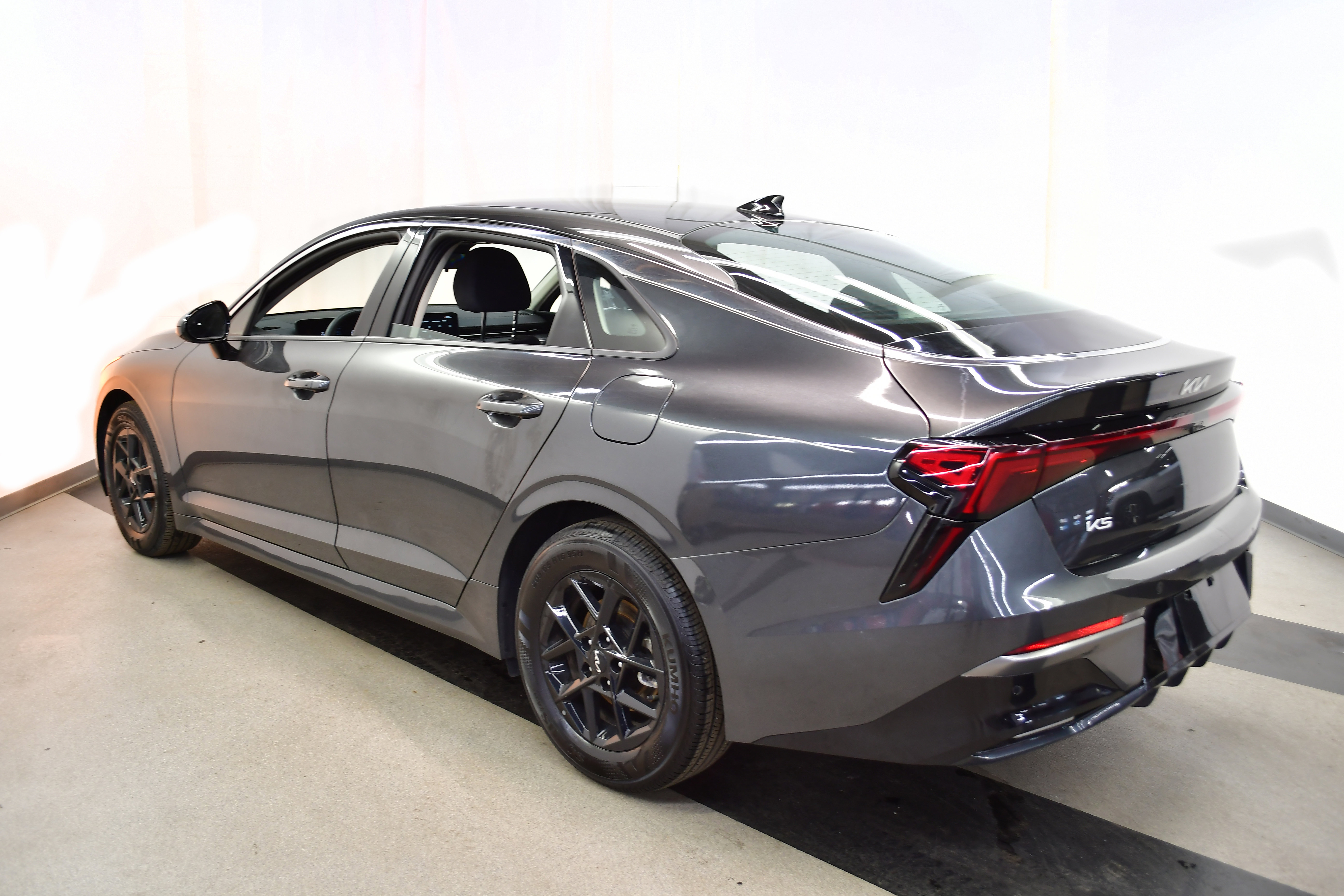Used 2025 Kia K5 LXS image 5