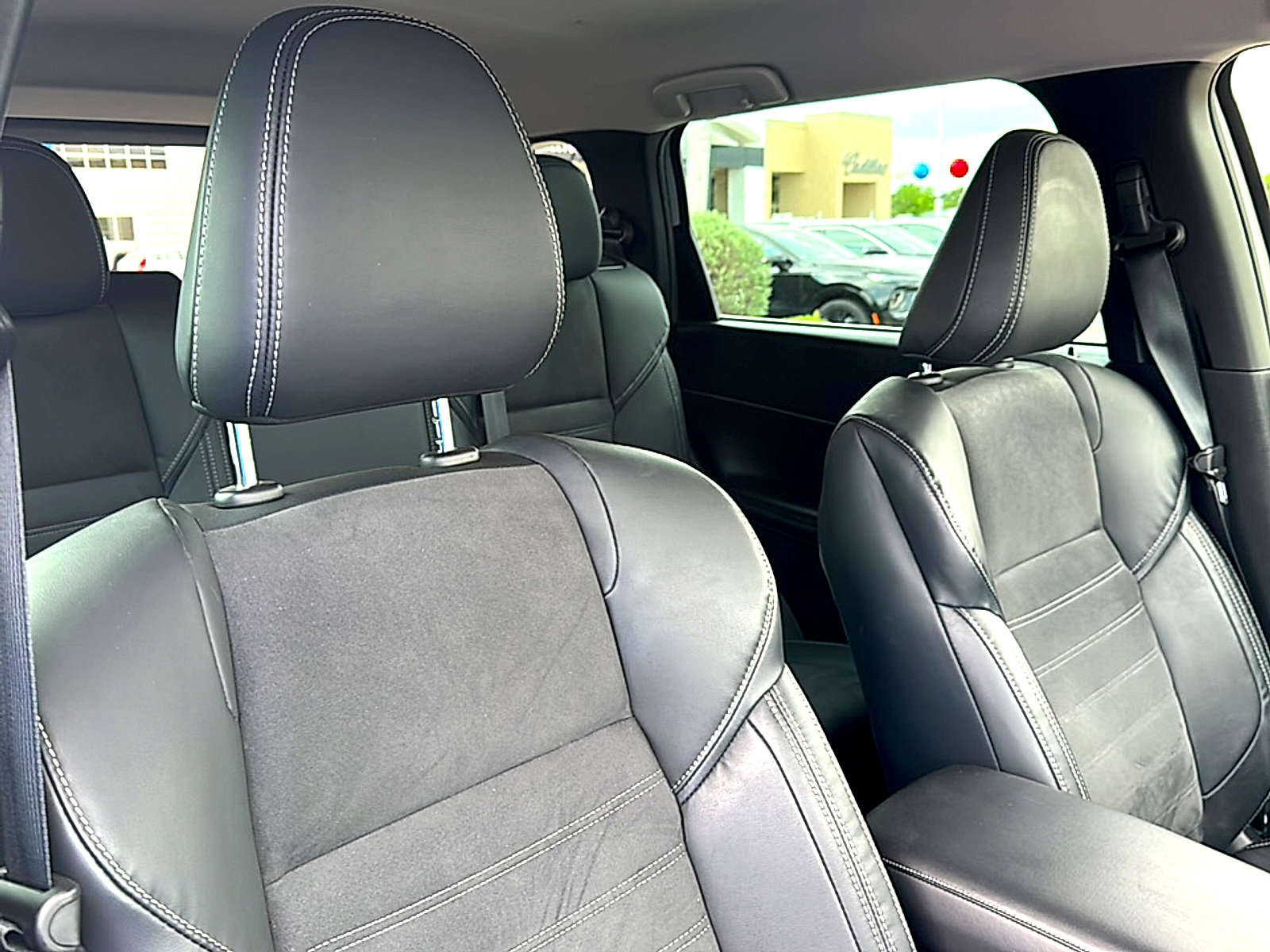 Used 2023 Mitsubishi Outlander SE FWD image 25