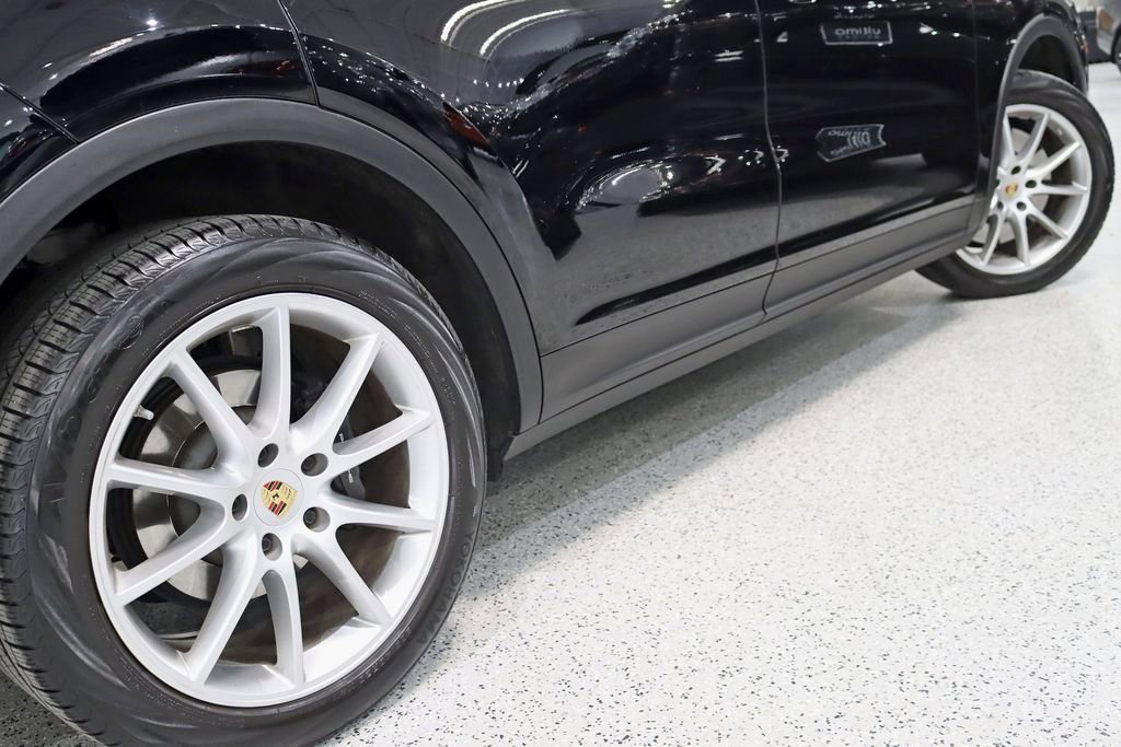 Used 2023 Porsche Cayenne image 12