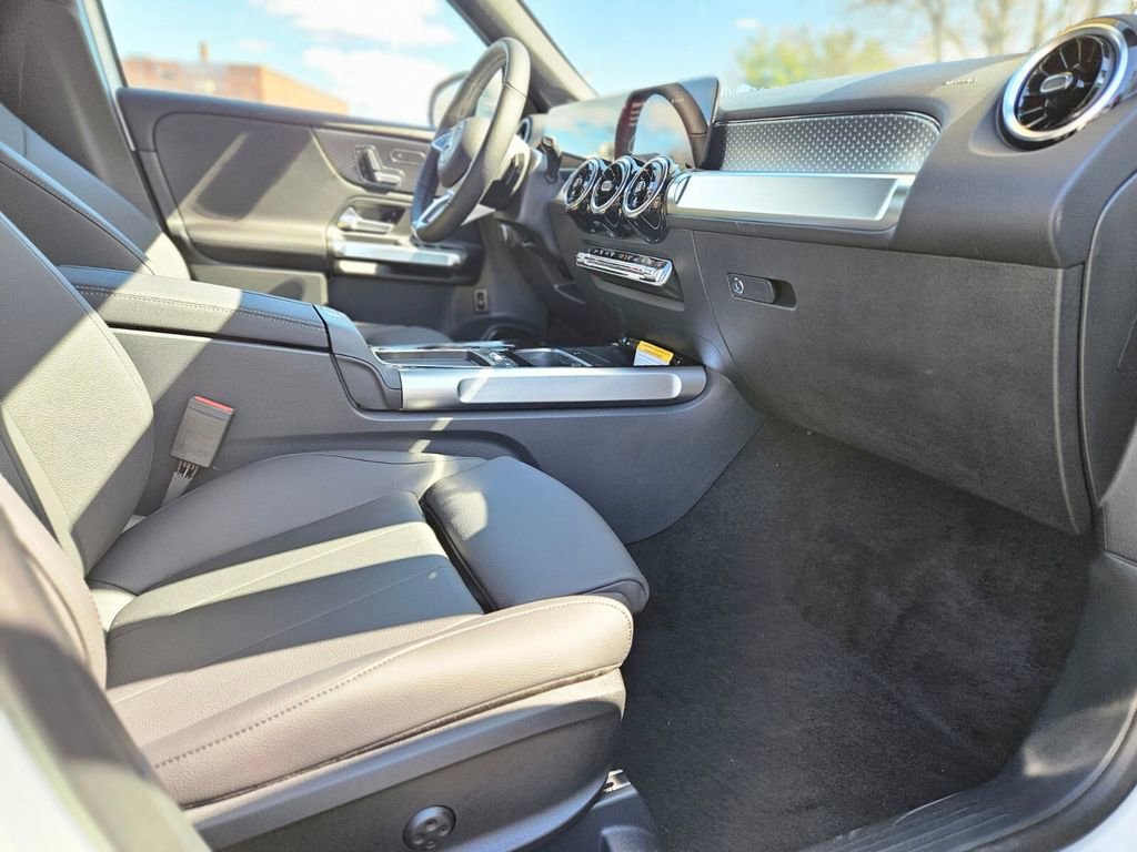 New 2026 Mercedes-Benz GLB 250 4MATIC image 11