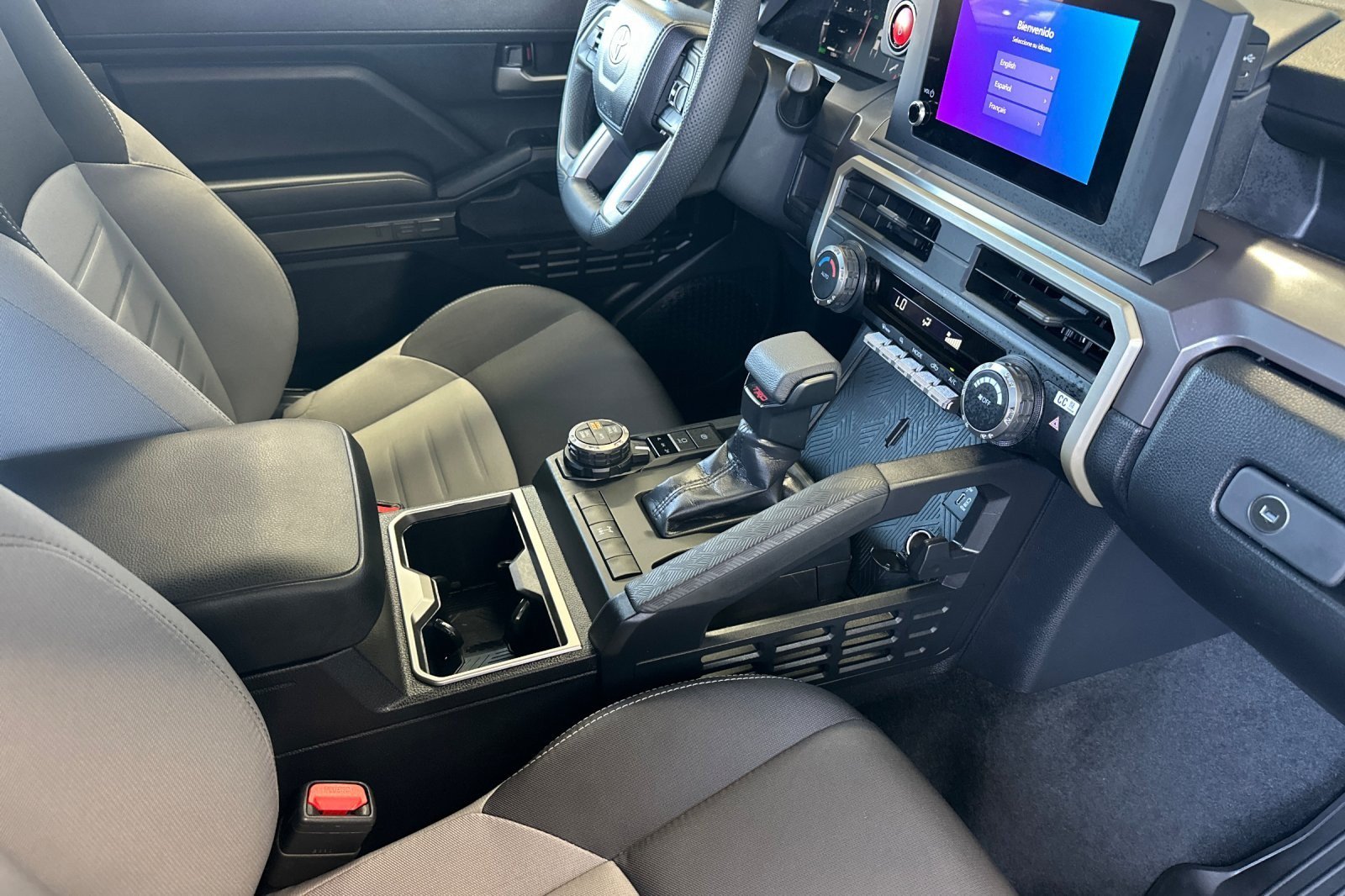 Certified 2025 Toyota Tacoma TRD Off-Road AWD/4WD image 14
