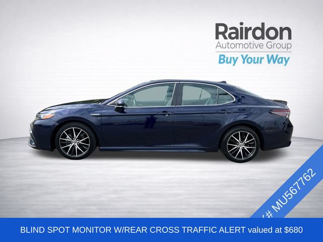 Used 2021 Toyota Camry SE w/ Audio Upgrade Package FWD image 4