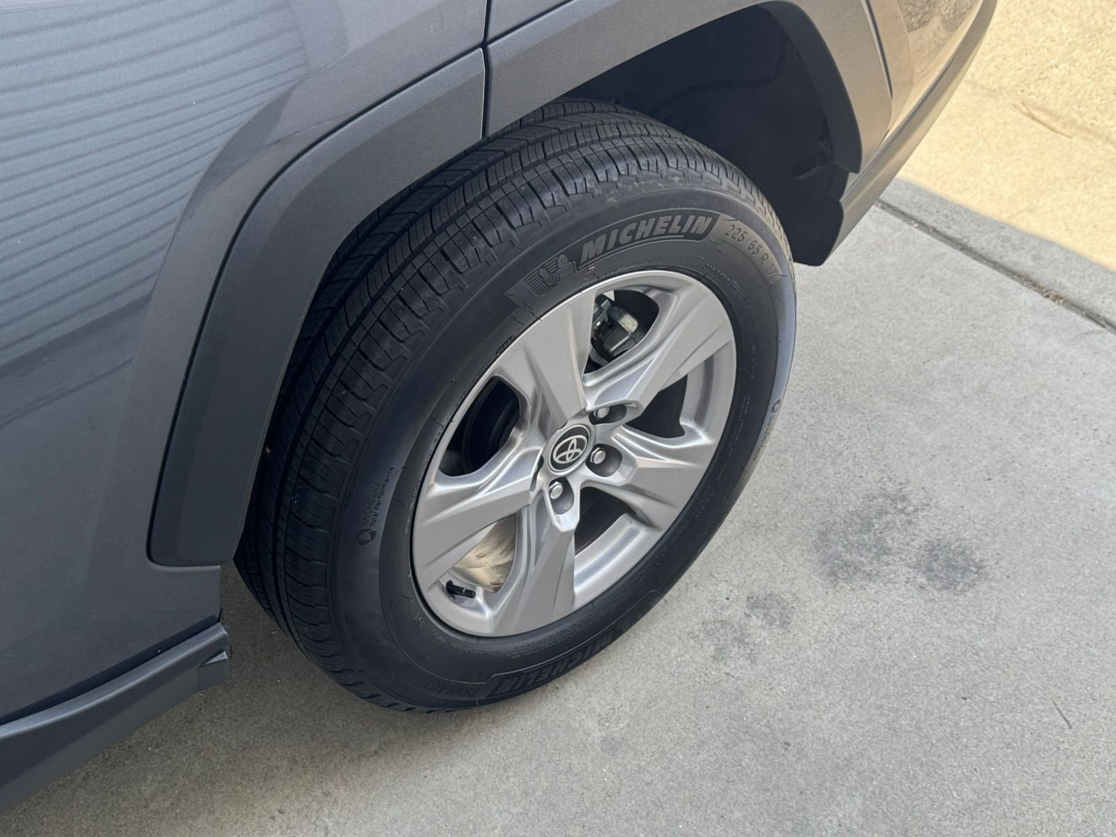 Used 2025 Toyota RAV4 XLE w/ Convenience Package image 32