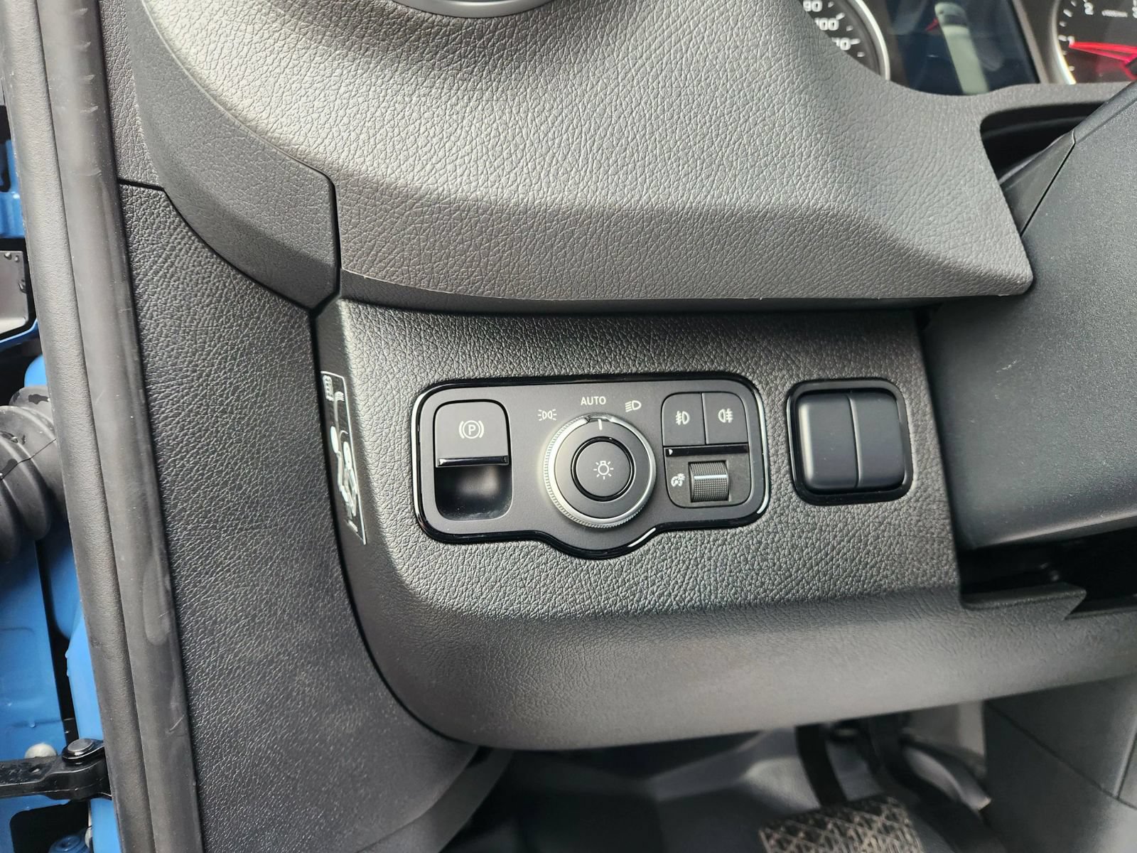 Used 2025 Mercedes-Benz Sprinter 2500 image 12